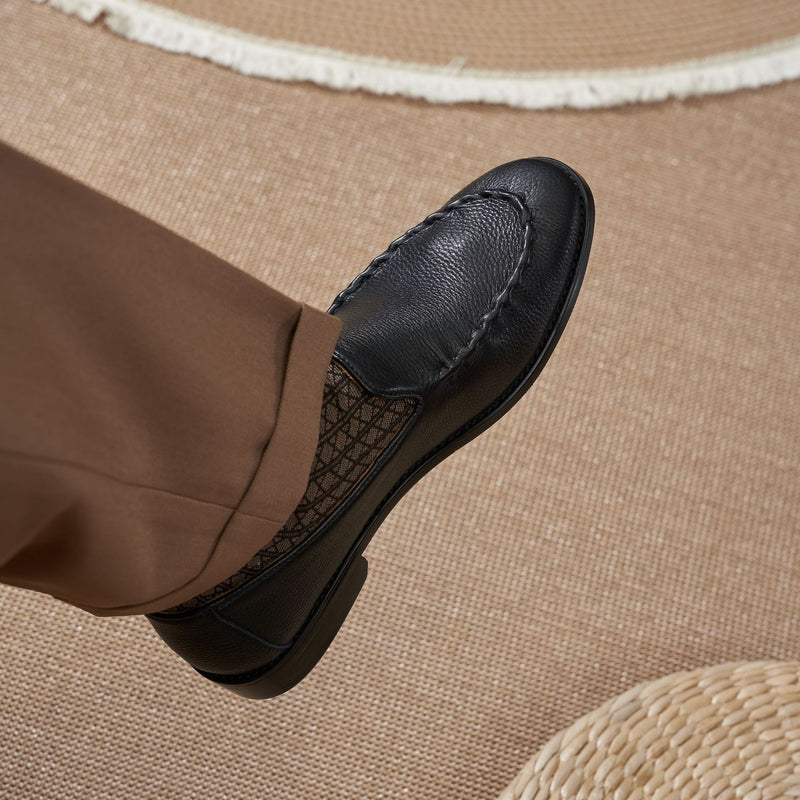 The Black Grain Leather Loafers