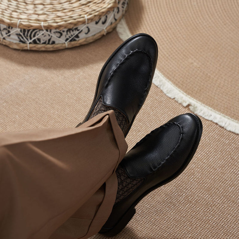 The Black Grain Leather Loafers